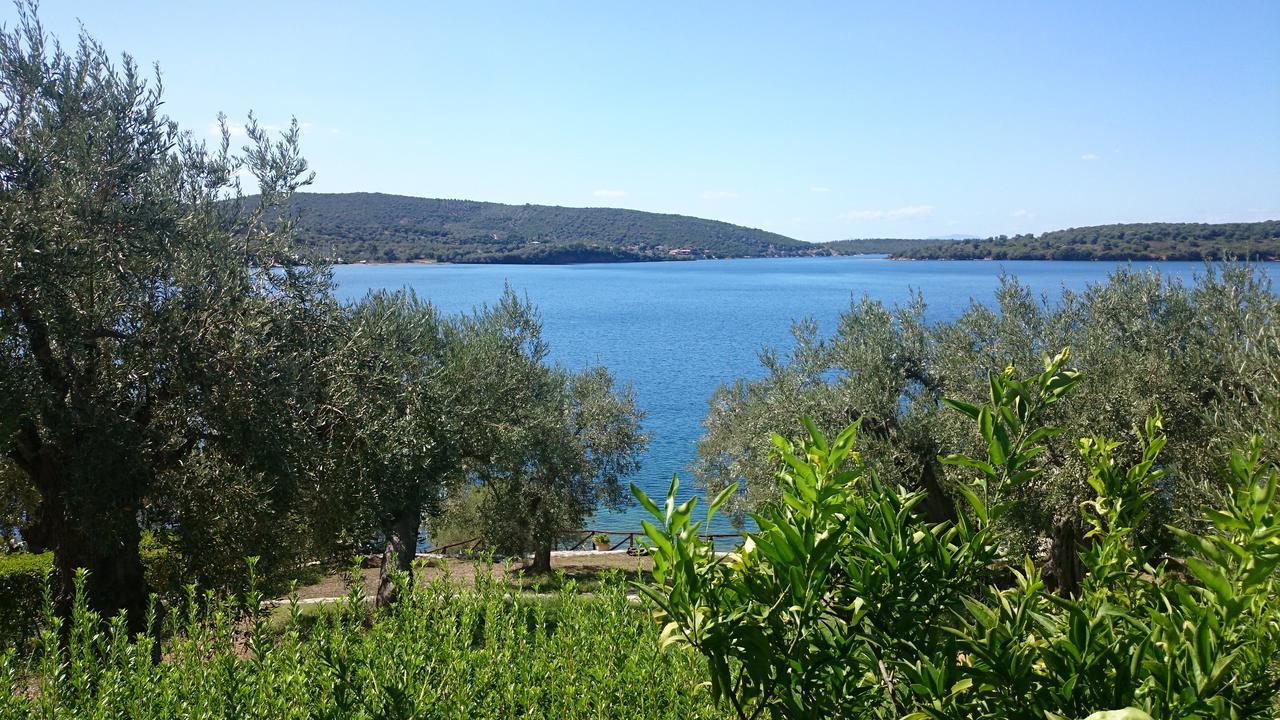 Villa Saint Andrews Bay Milína Exterior foto